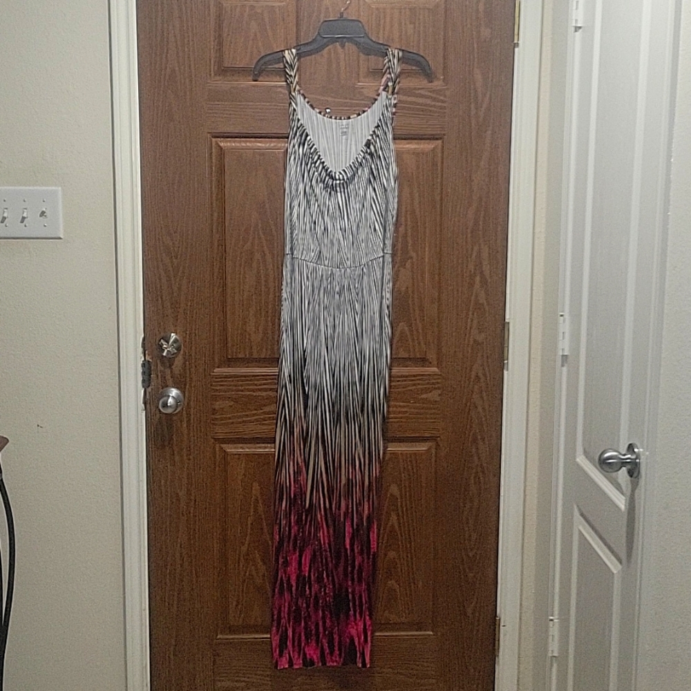Ana Sleeveless Maxi Dress Size Large.